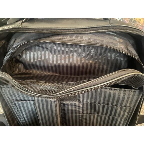 Tumi slim briefpack laptop blk leather 15 1/2 x 14 x 5, NWT main image 5